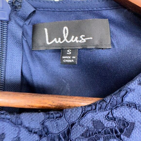 Lulus Short Sleeve Crew Neck Lace Midi Dress Blue Size Small - Picture 6 of 8